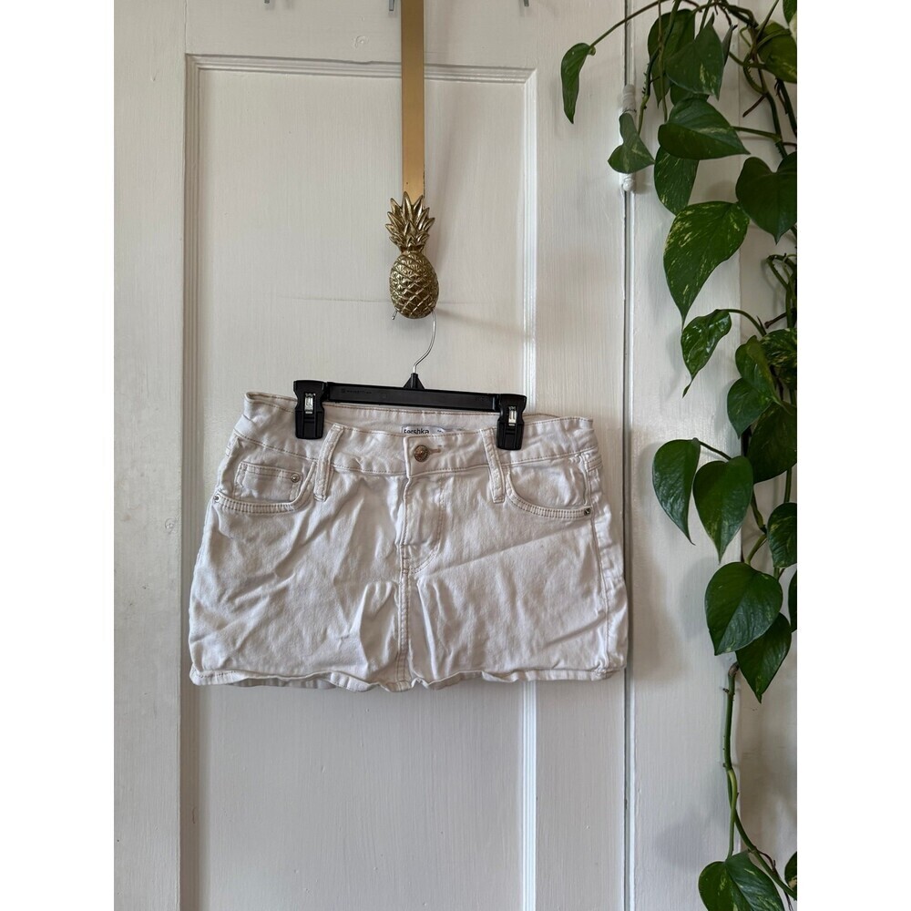 Bershka women’s size 6 white denim skirt